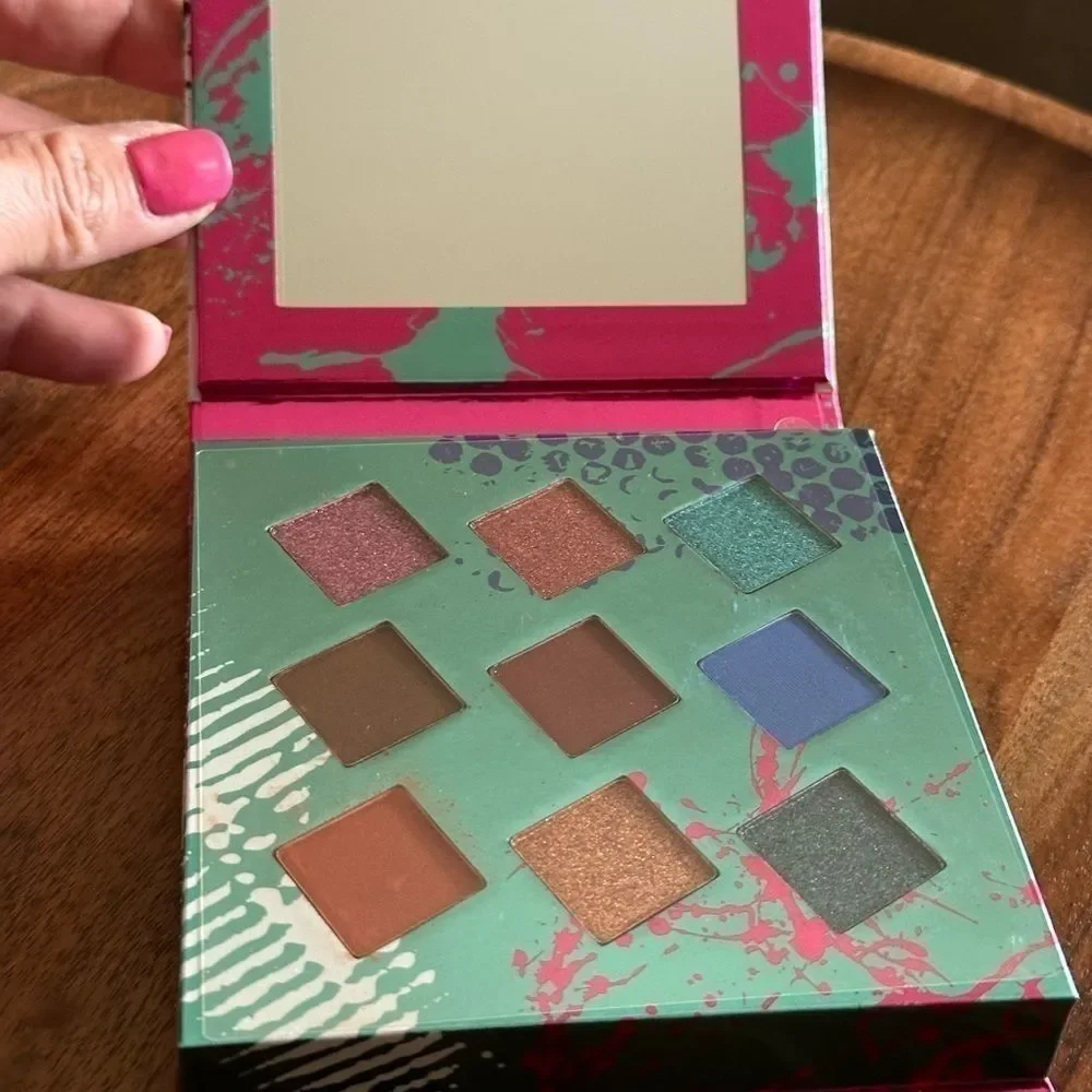 Hank & Henry Beauty Living in Color Eyeshadow Palette